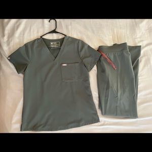 FIGS Bonsai scrub set